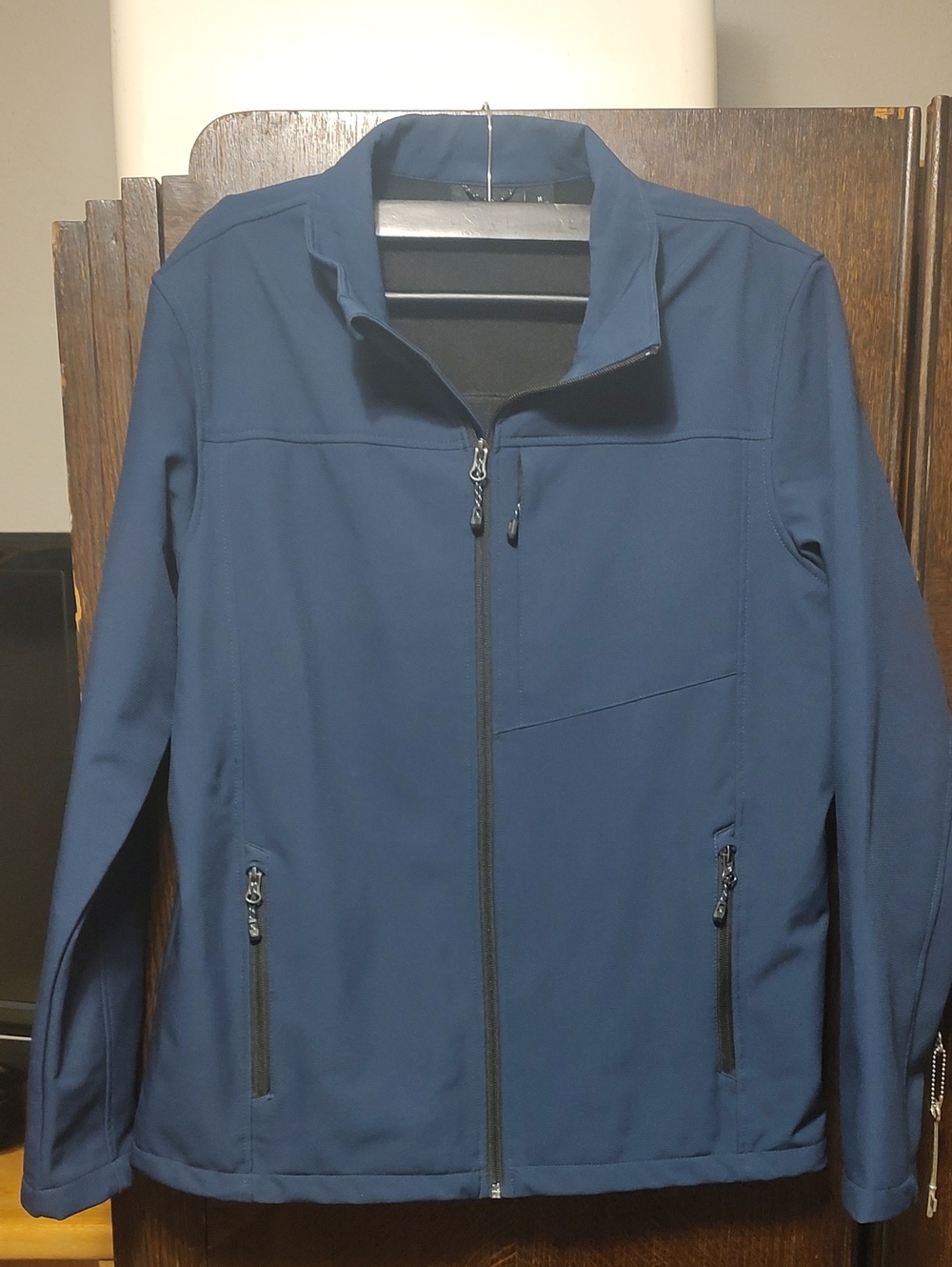 Swiss Tech Men's Navy Softshell Jacket with Zip Pockets